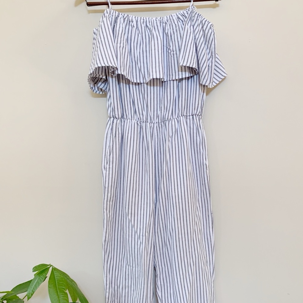 H&M Ruffle Jumpsuit - Picture 2 of 5